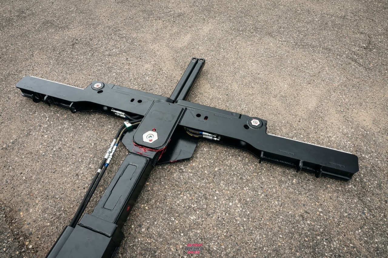 Baby Gladiator crossbar and adjustable pivot points.