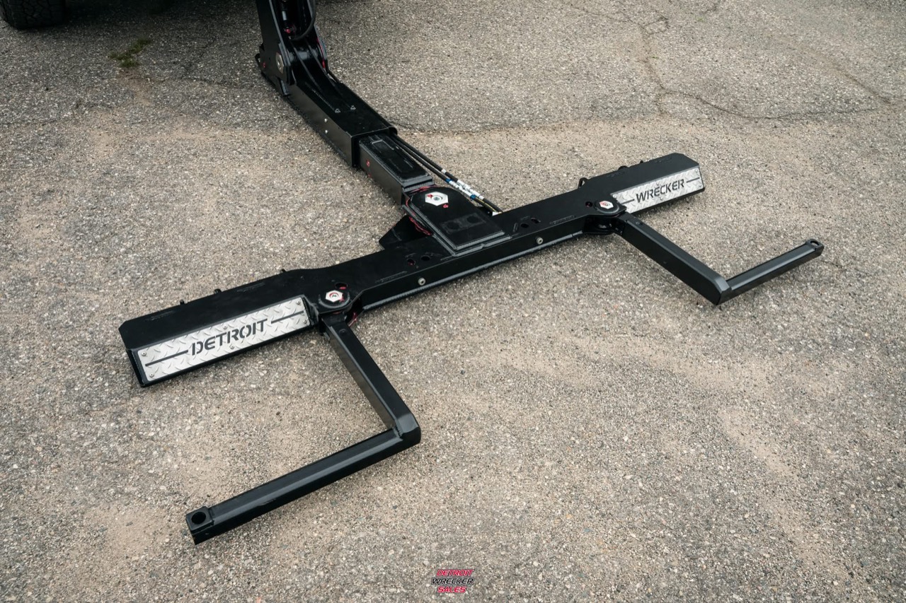 Baby Gladiator wheel grid with the L-arms opened and pivot points visible.